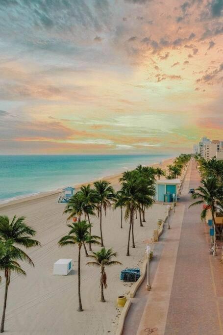 Hollywood Beach, Steps To The Beach, Pool Esterno foto